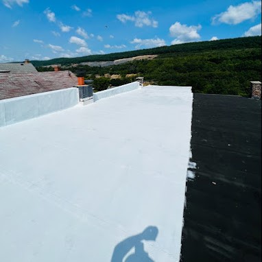 New Flat Rubber Roof Installation